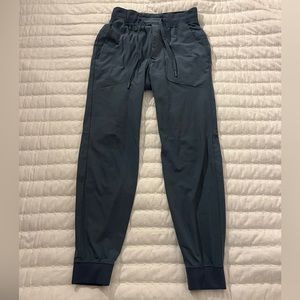 COPY - lululemon men’s ABC jogger shorter 27” XS blue